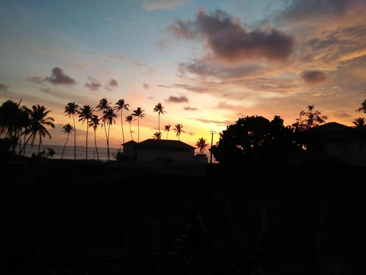 Affittacamere Ocean On House Unawatuna Esterno foto